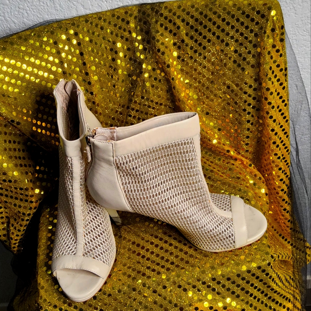 MA-Goal by BCBGMAXAZRIA